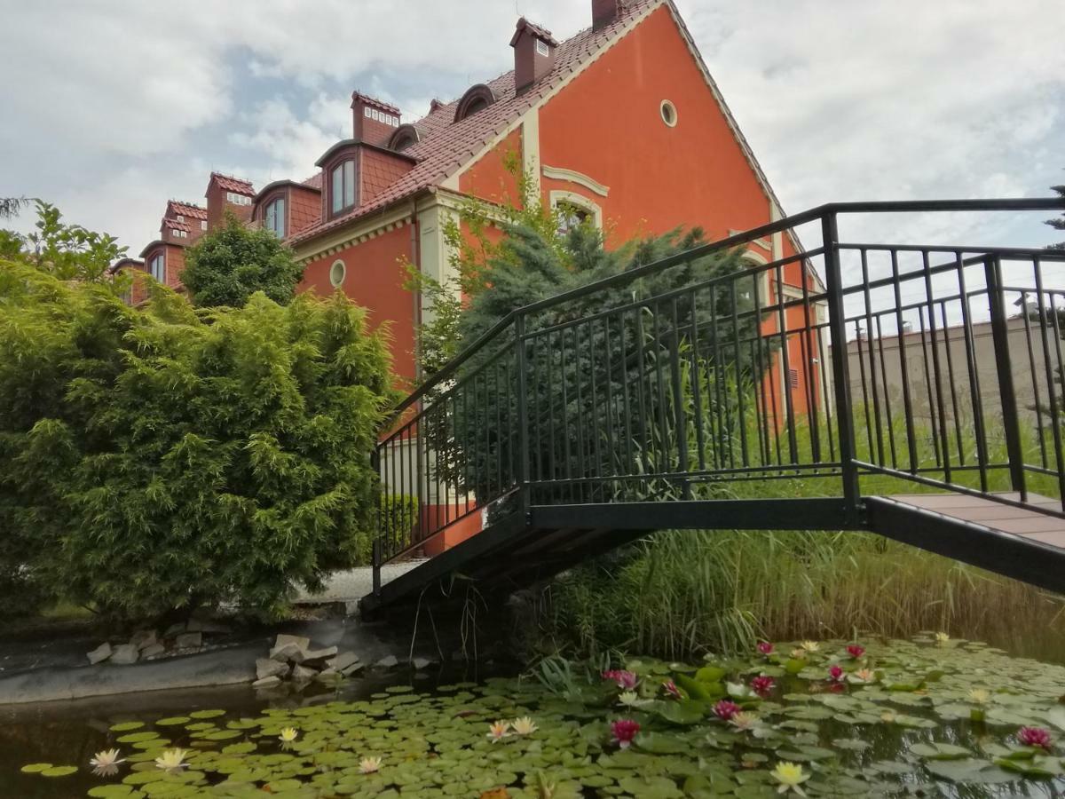 Dworek 1885 Ostrzeszow Exterior photo