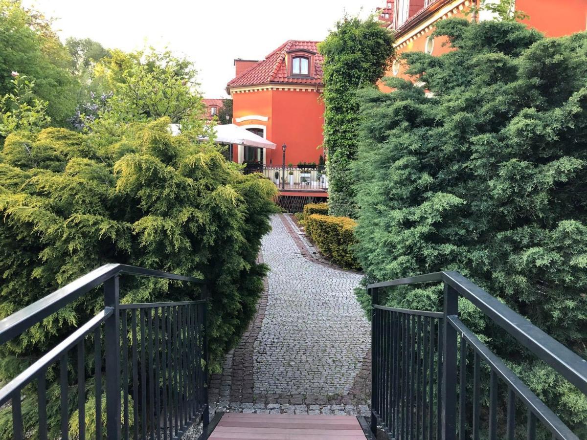 Dworek 1885 Ostrzeszow Exterior photo
